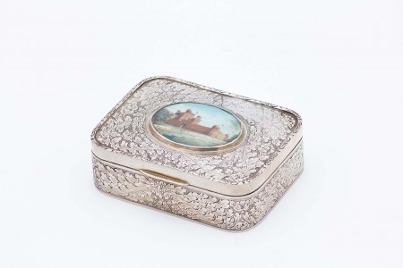 Guarda joias em prata com gravados, friso envolvente, centro com imagem do Taj Mahal